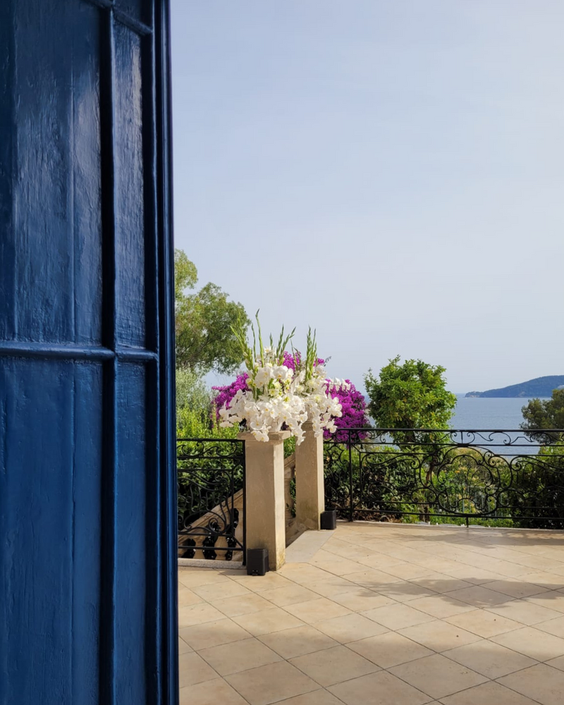 VILLA-NOAILLES DEBEAULIEU