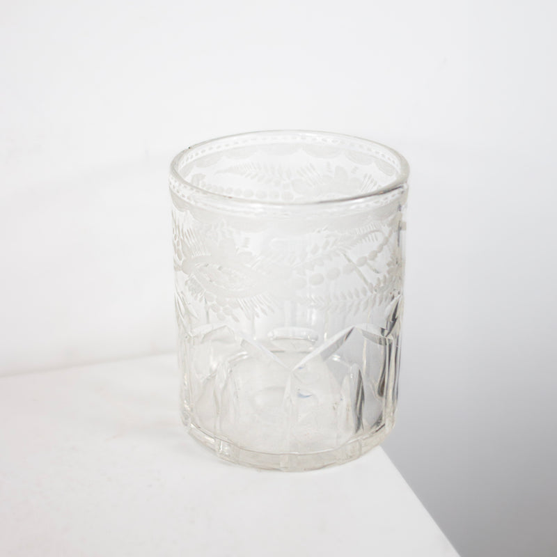 Petit vase transparent motif arabesques DEBEAULIEU