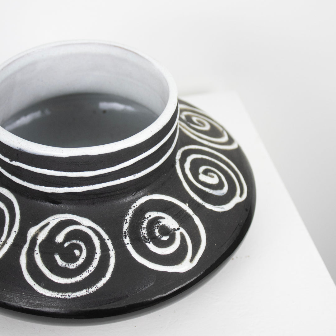 Vase Brutaliste Spirales Blanches DEBEAULIEU