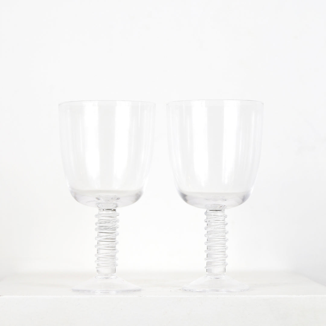 Verres à vin blanc, pièce