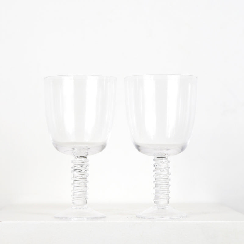Verres à vin blanc, pièce