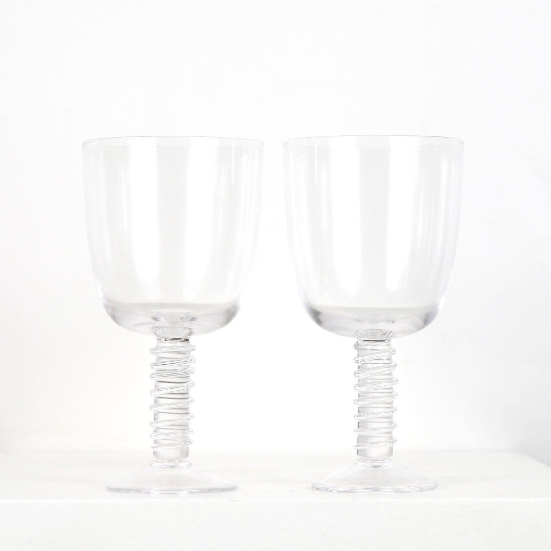 Verres à vin rouge, pièce
