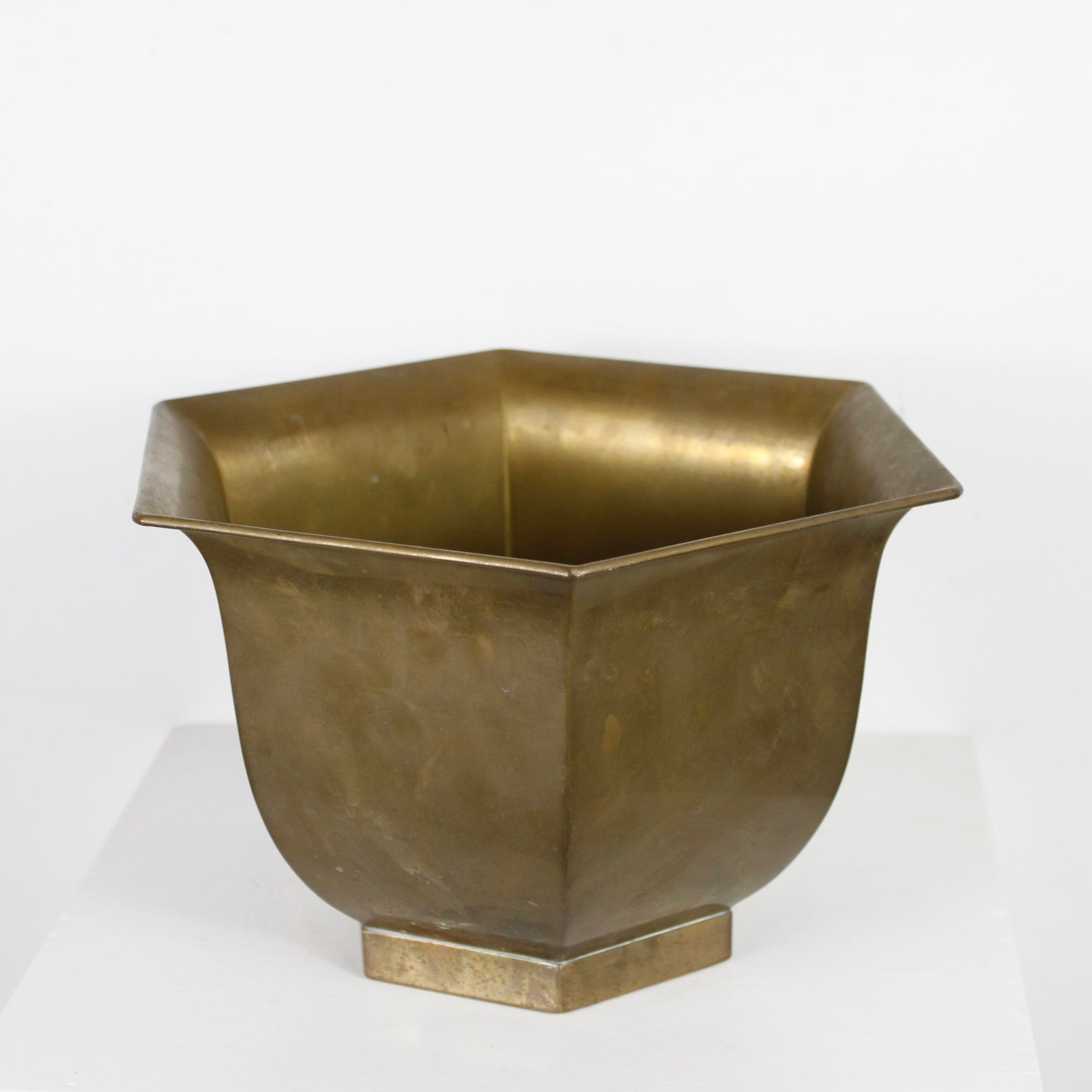 Cache-pot DEBEAULIEU