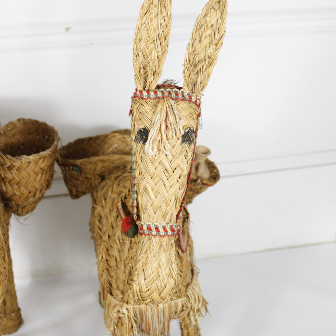 Anes en rotin vintage DEBEAULIEU