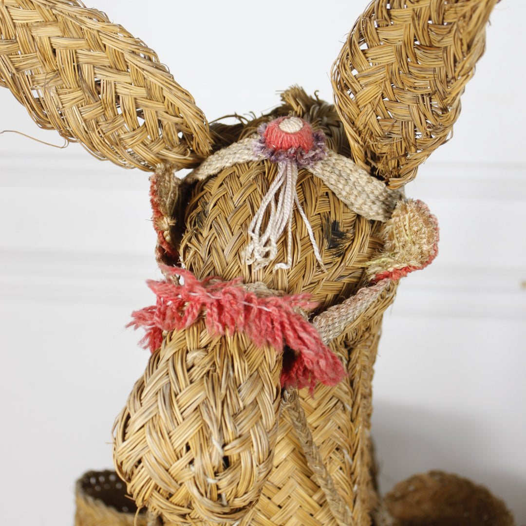 Anes en rotin vintage DEBEAULIEU