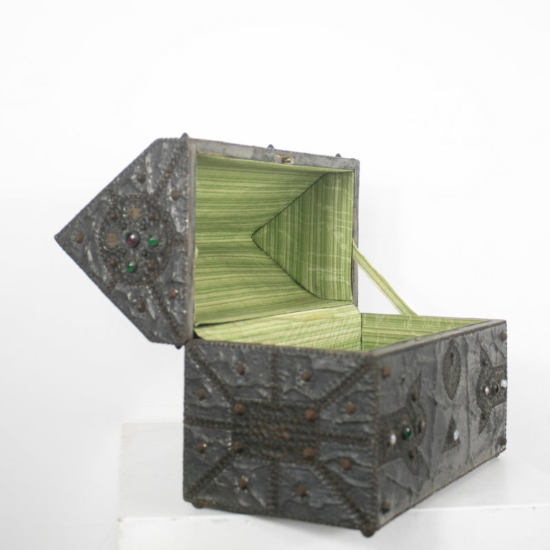 Boite aux trésors DEBEAULIEU