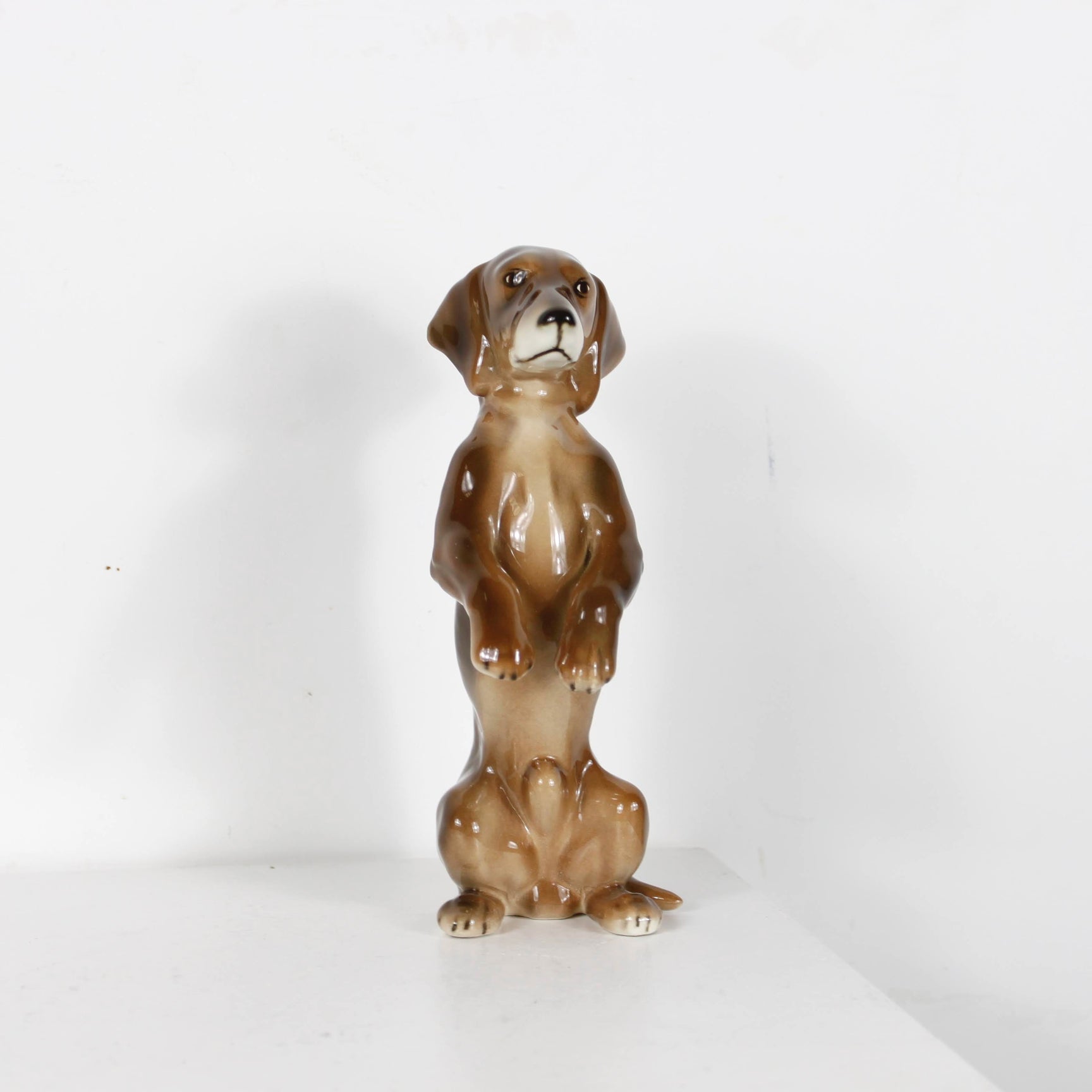 Teckel en faïence DEBEAULIEU PARIS