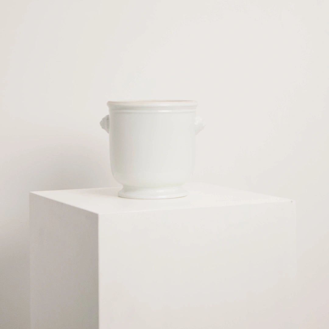Cache-Pot en Porcelaine à Têtes de Lion DEBEAULIEU