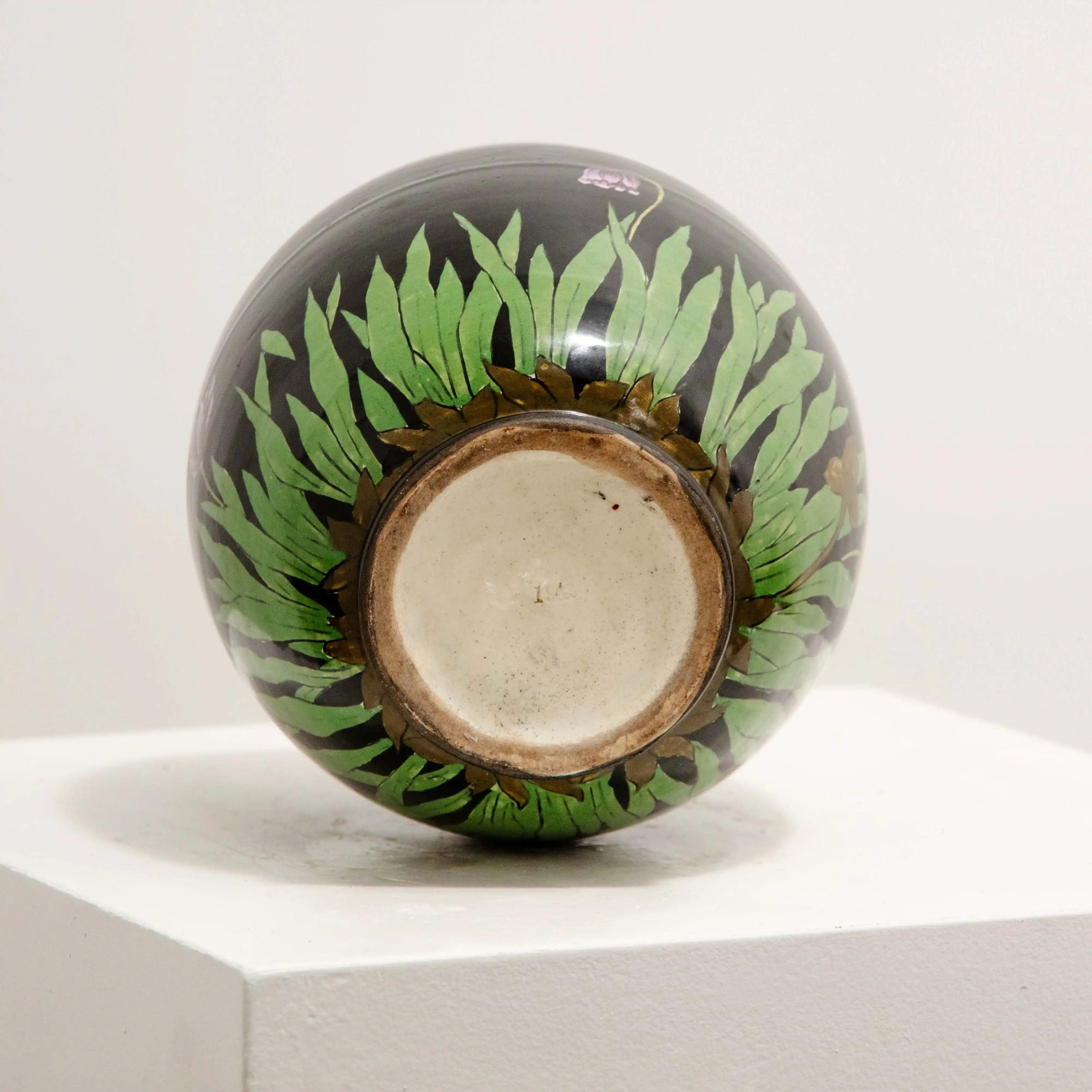 Vase Bouteille au Décor Naturaliste DEBEAULIEU