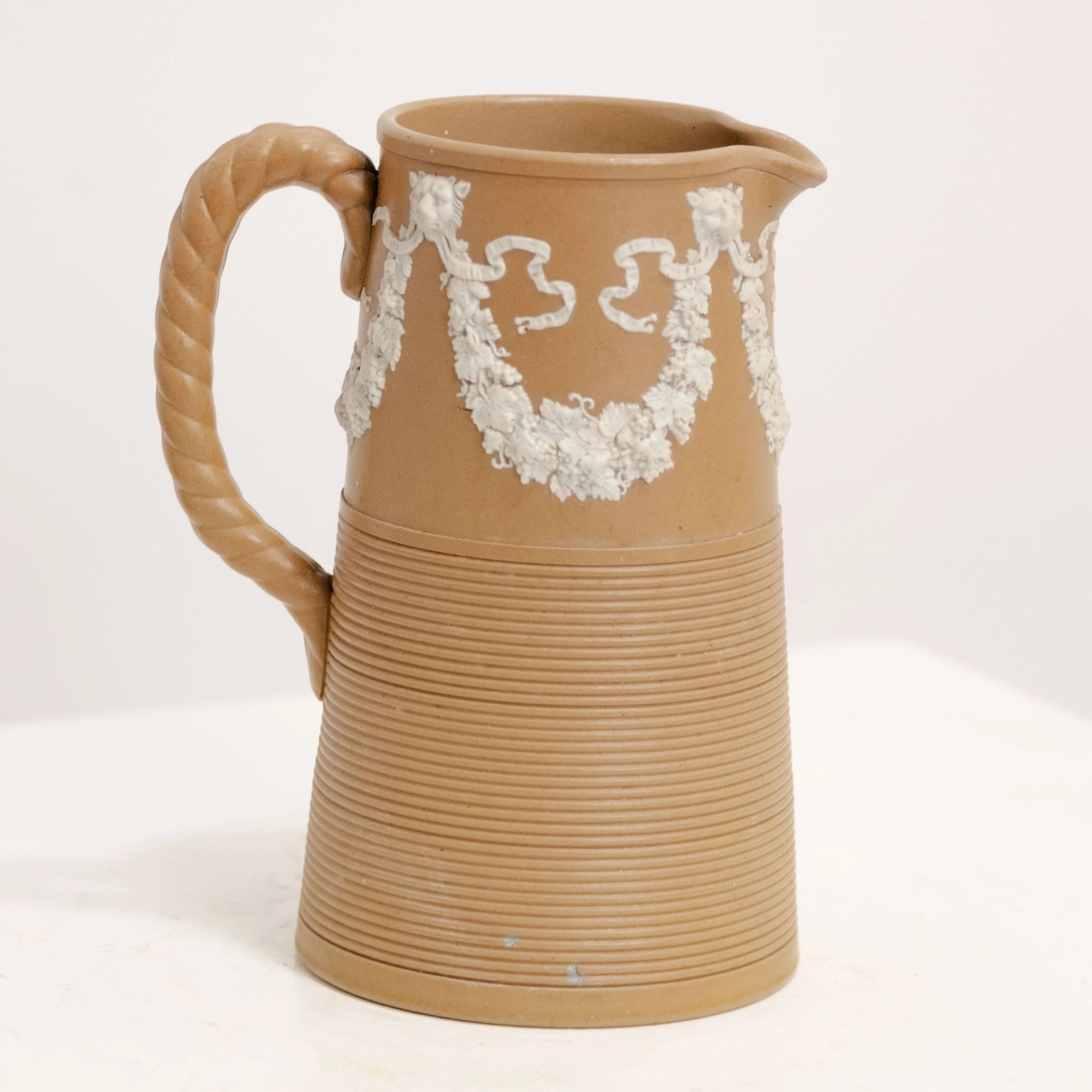 Pichet Néo-Classique en Grès Biscuit DEBEAULIEU
