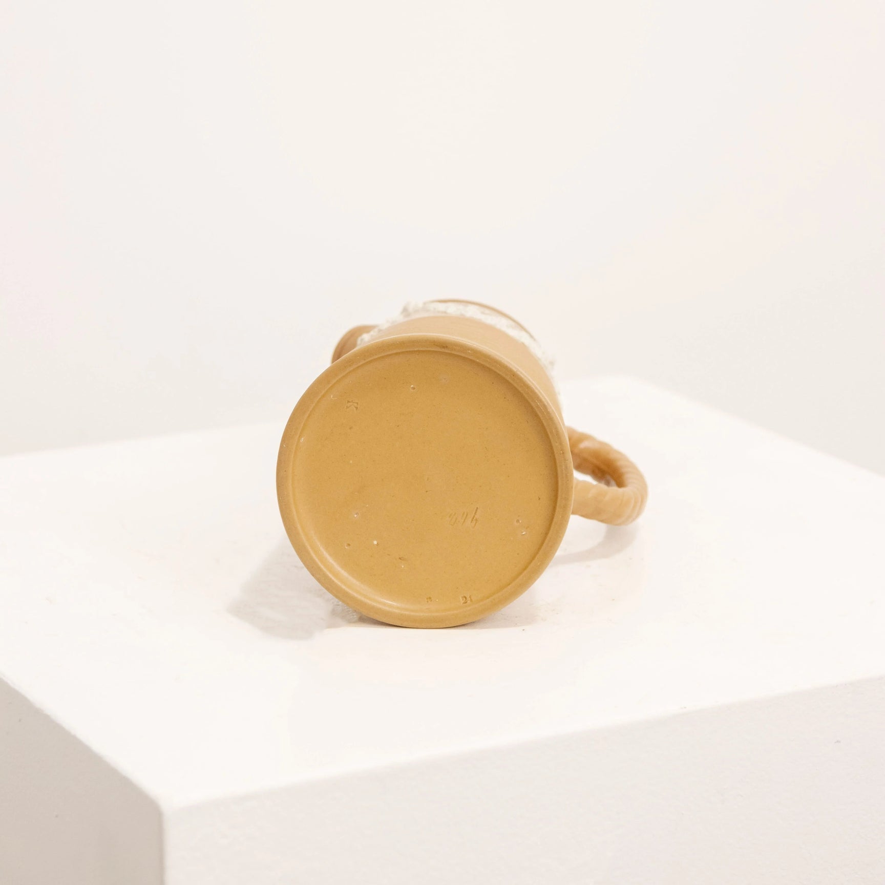 Pichet Néo-Classique en Grès Biscuit DEBEAULIEU