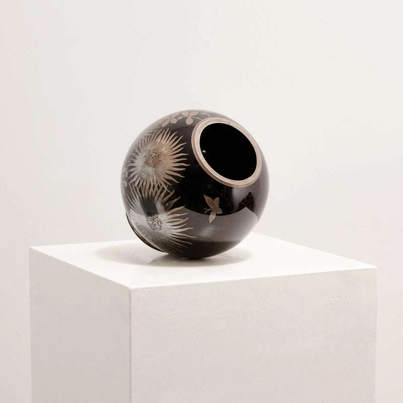 Vase Boule Noir & Argent Chrysanthèmes DEBEAULIEU