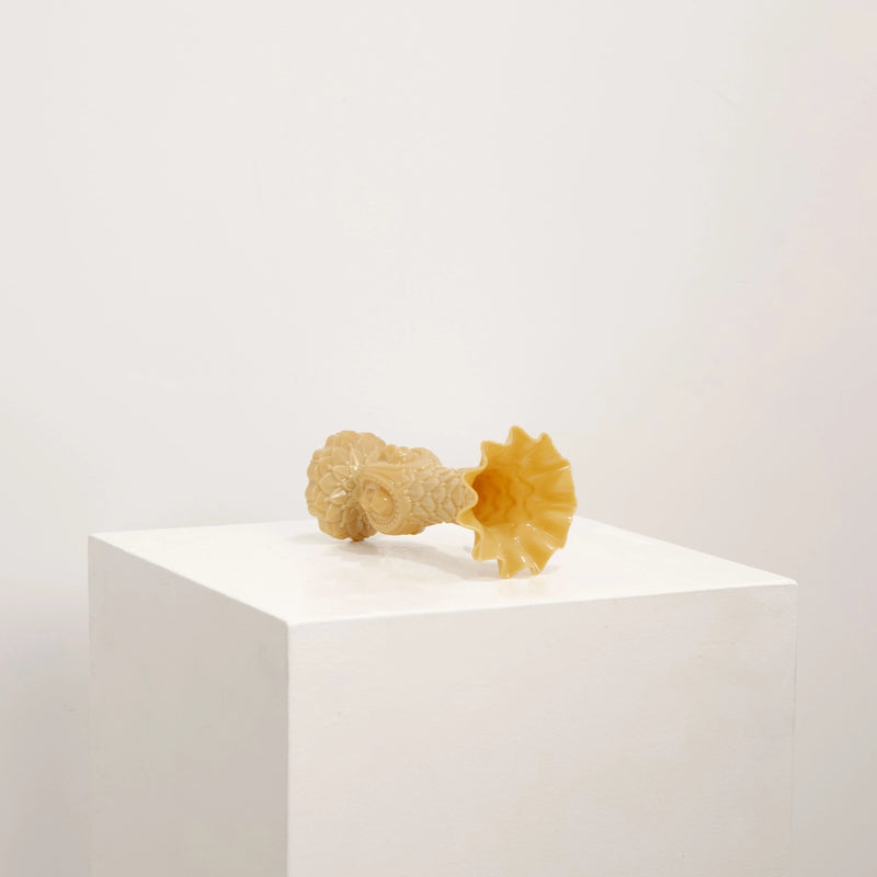 Soliflore Baroque en Verre Pressé Caramel DEBEAULIEU