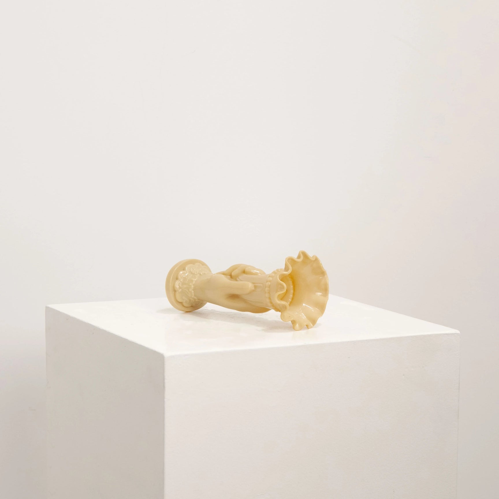 Soliflore Main en Verre Pressé Crème DEBEAULIEU