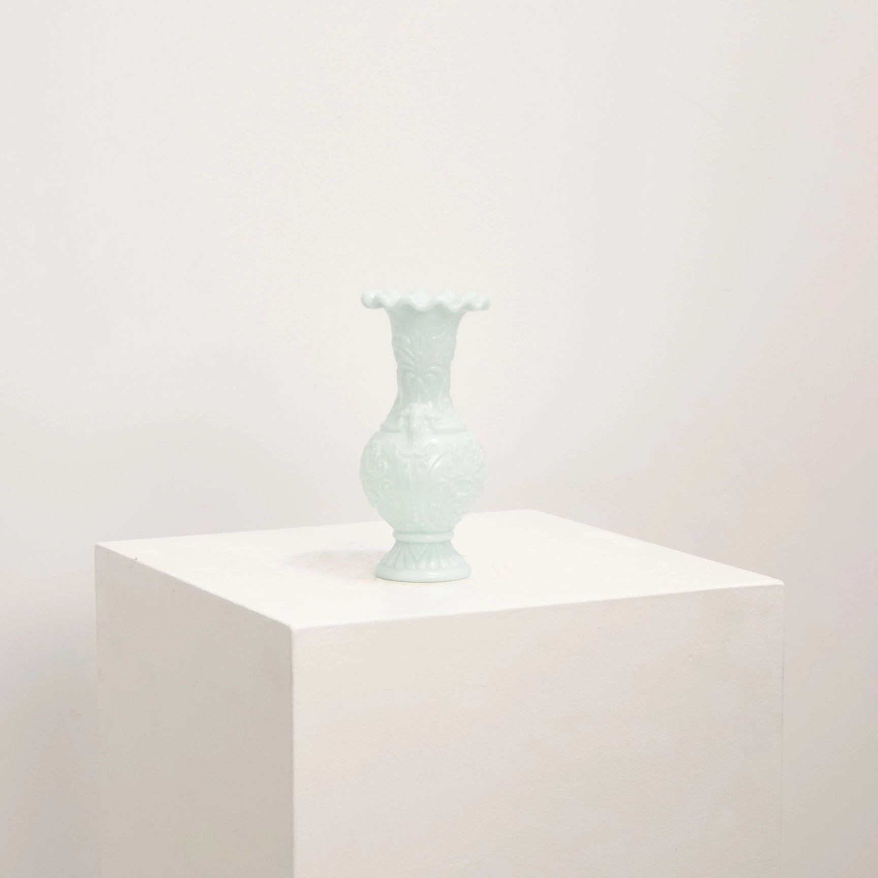 Soliflore Baroque en Opaline Turquoise DEBEAULIEU