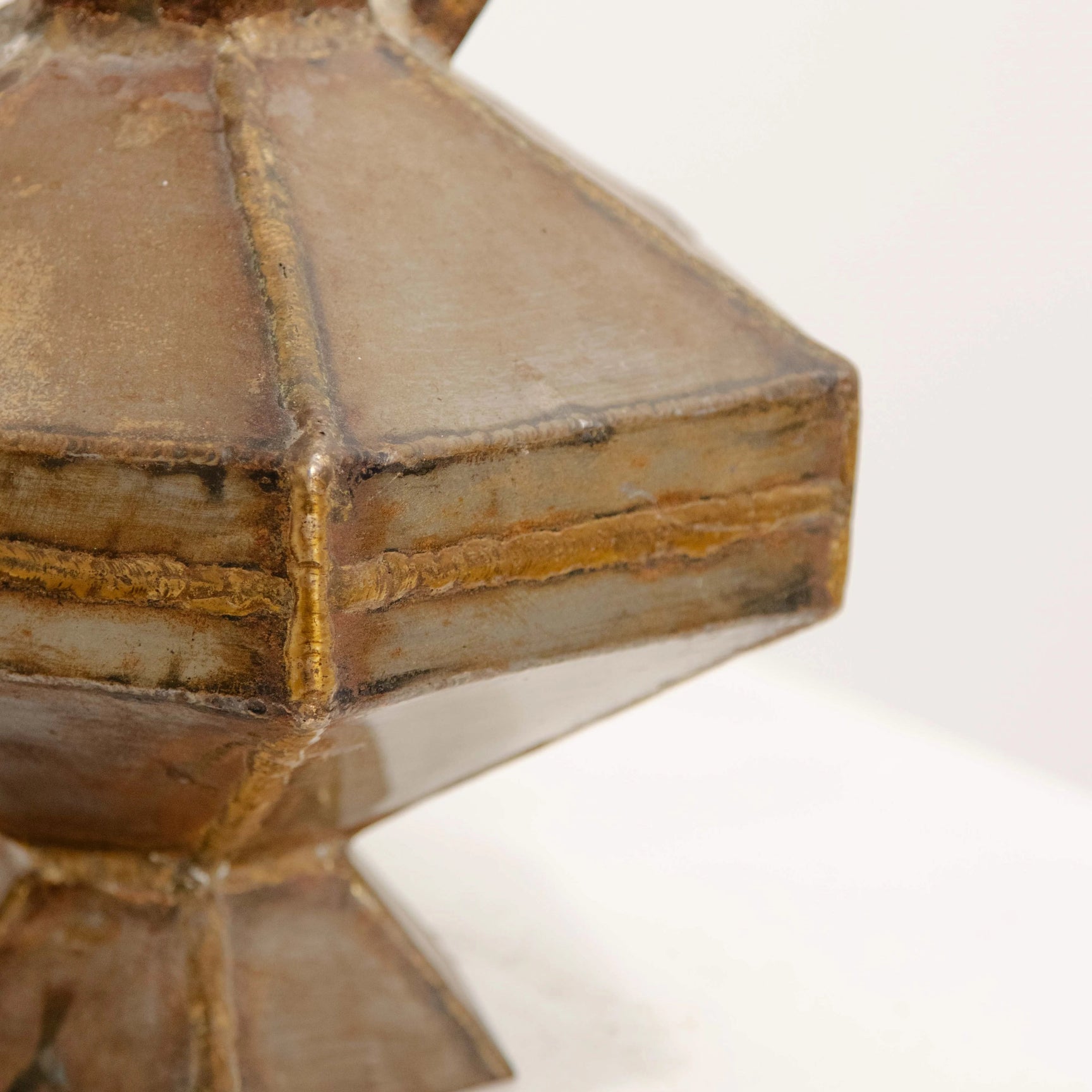 Vase Architectural en Métal Patiné DEBEAULIEU