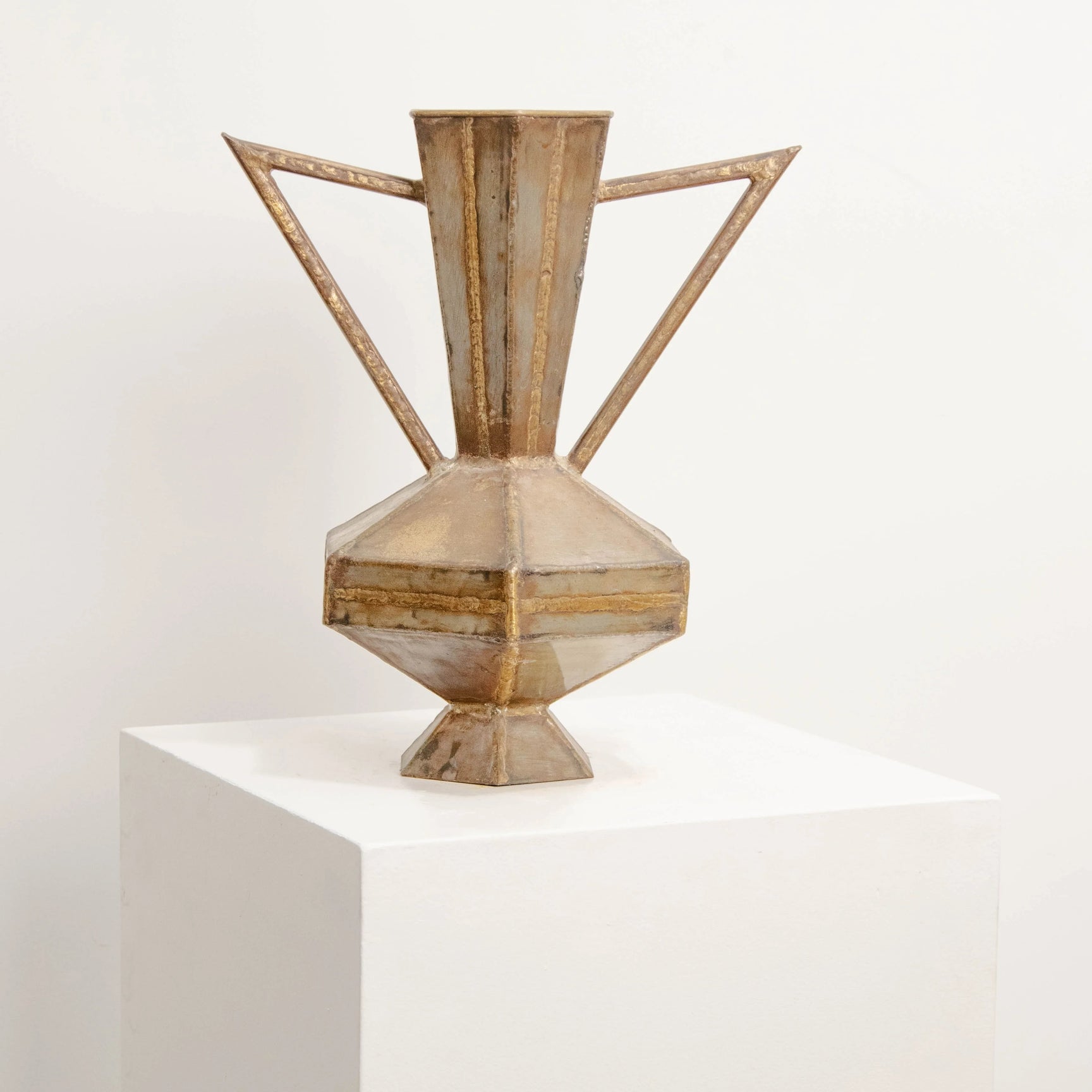 Vase Architectural en Métal Patiné DEBEAULIEU