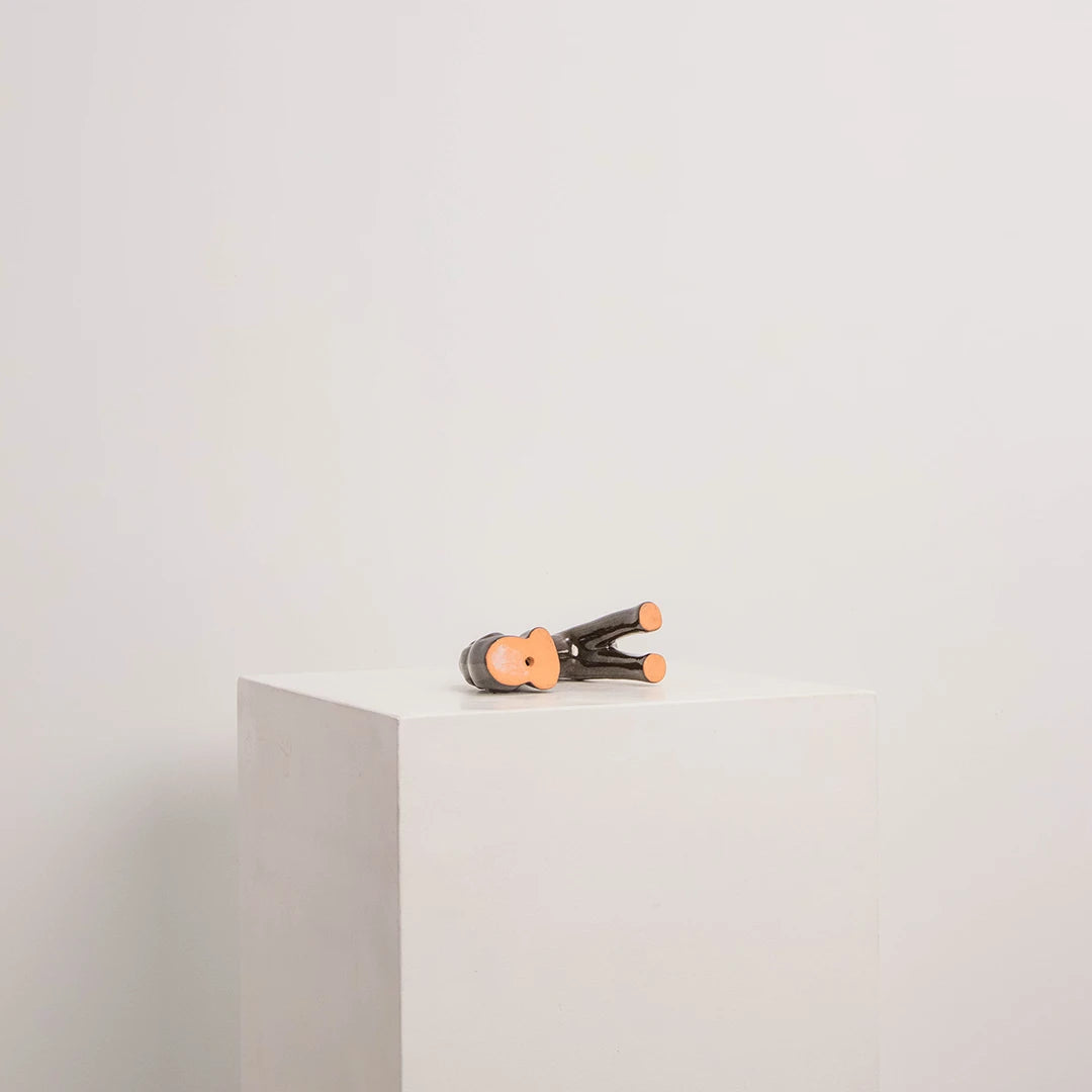 Chien Stylisé en Terre Cuite Émaillée DEBEAULIEU