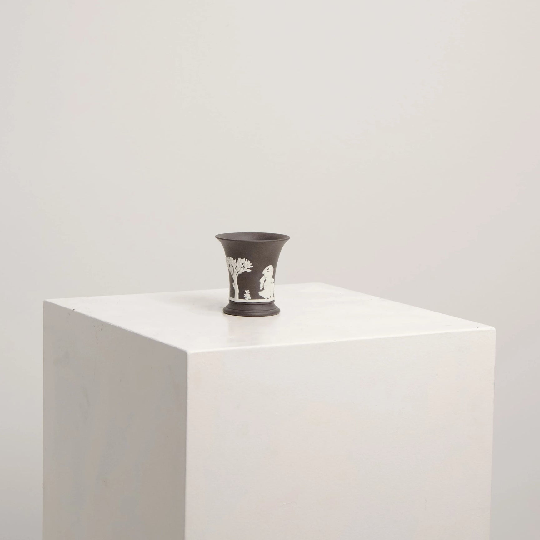 Petit Vase Wedgwood Noir