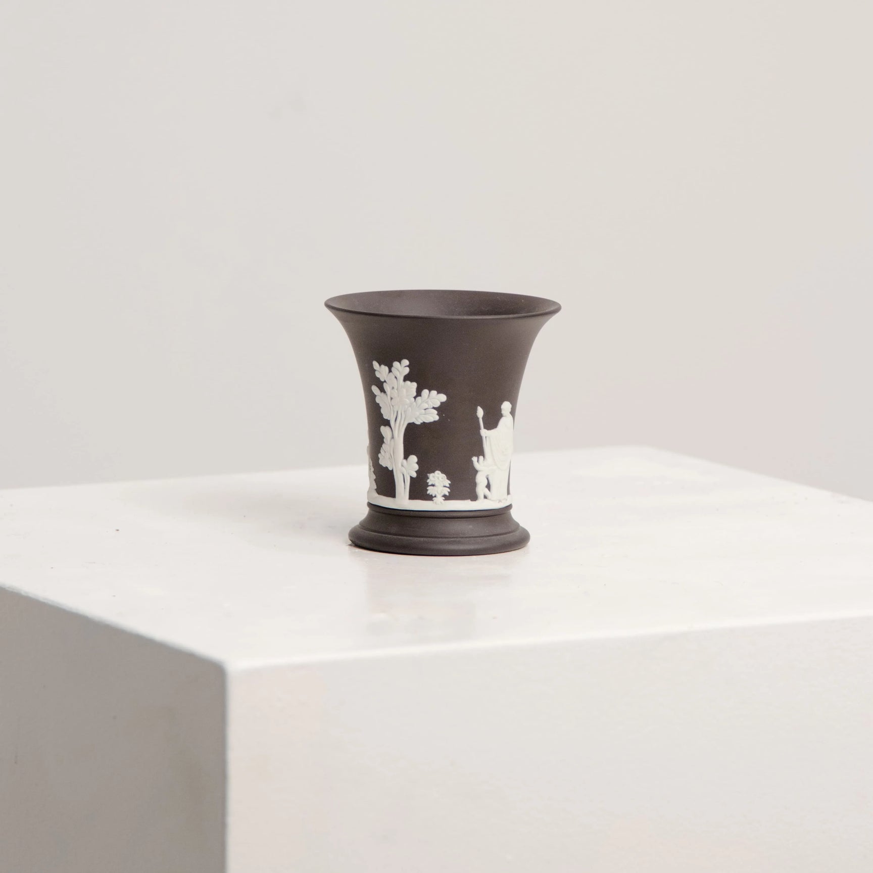 Petit Vase Wedgwood Noir