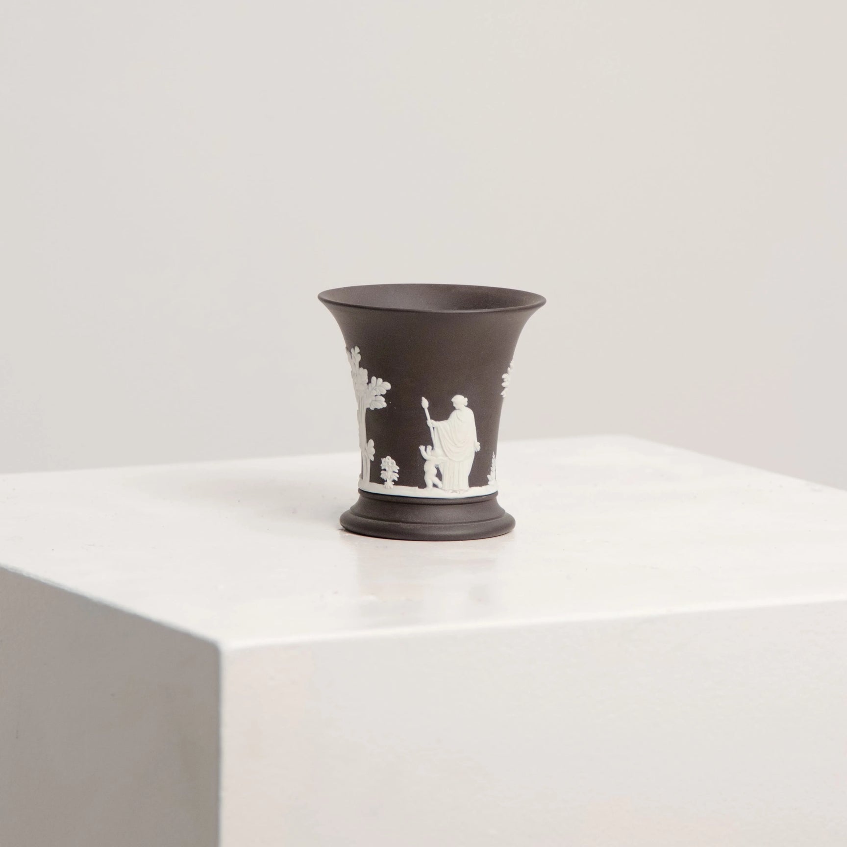 Petit Vase Wedgwood Noir