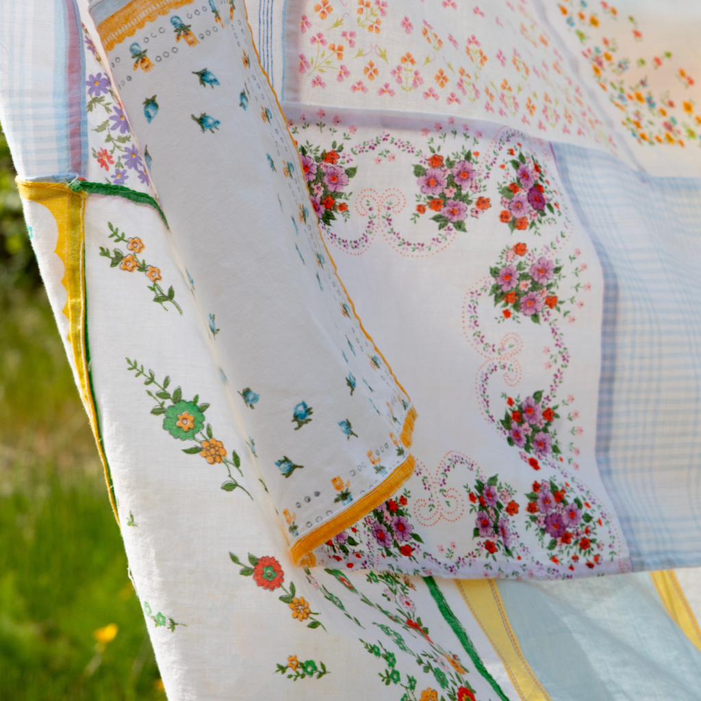 Nappe upcyclée patchwork floral coloré DEBEAULIEU PARIS