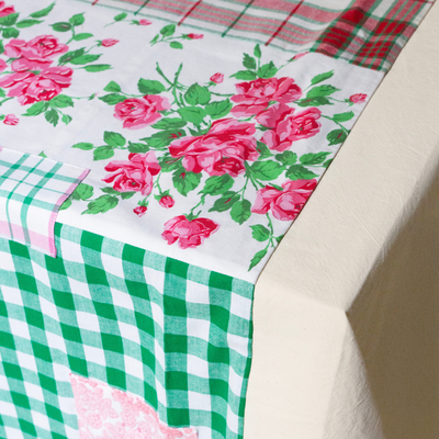 Nappe upcyclée écrue avec patchwork fleuri DEBEAULIEU
