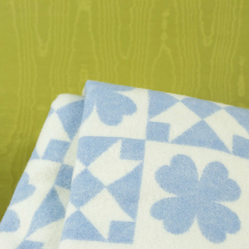 Plaid bleu ciel DEBEAULIEU