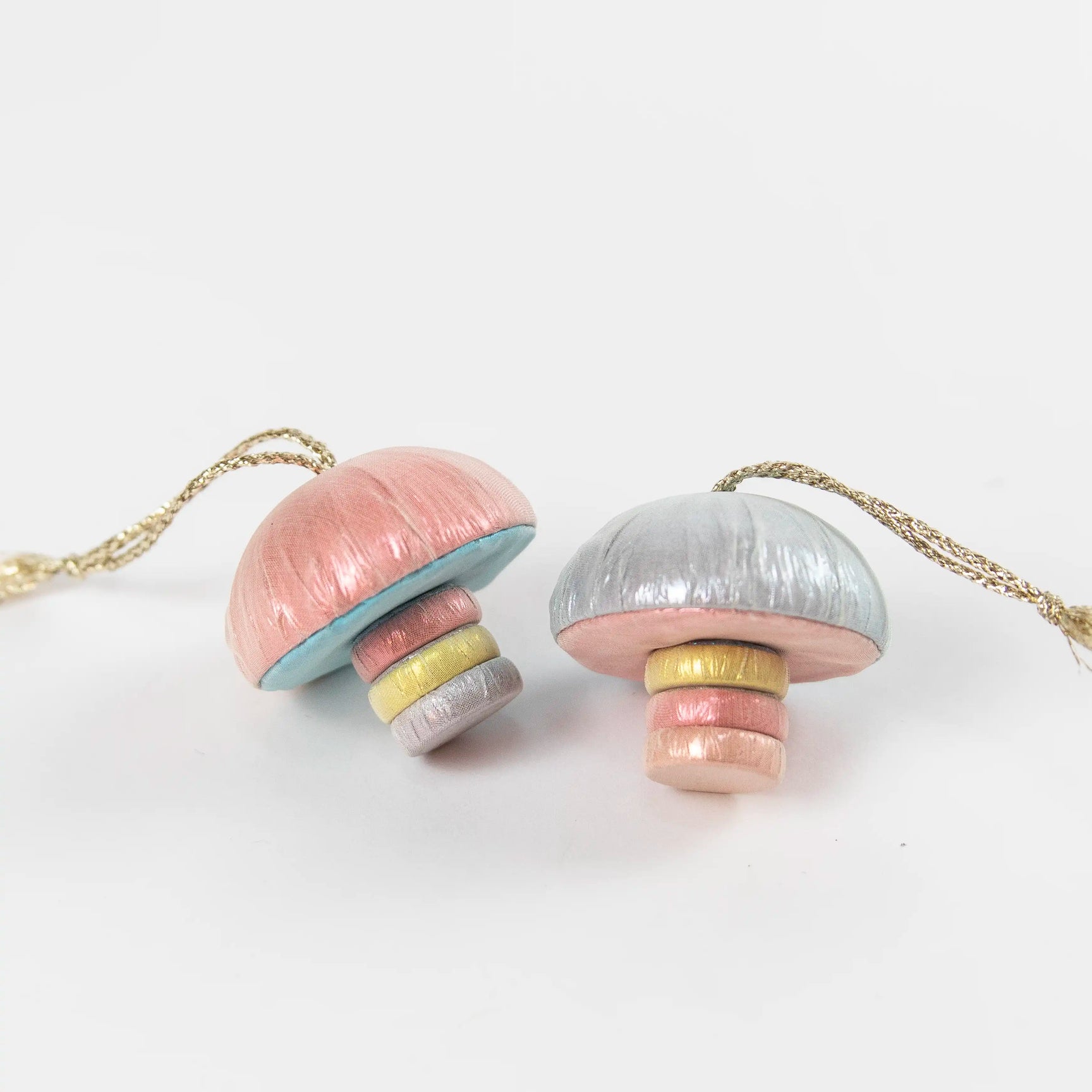 Le Champignon Organza sur Ballon Multico Atelier Aymeric le Deun