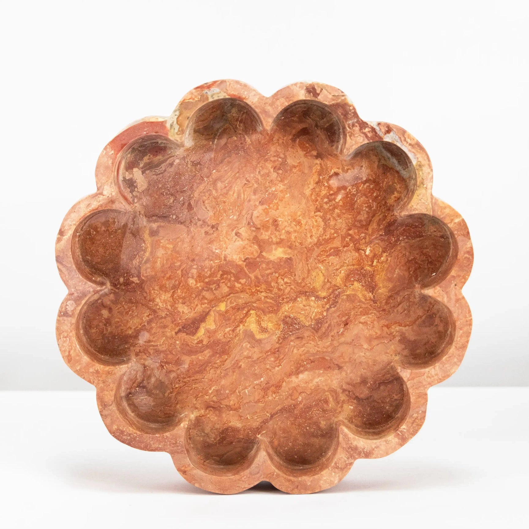 Coupe en marbre rose en forme de pétale Versmissen