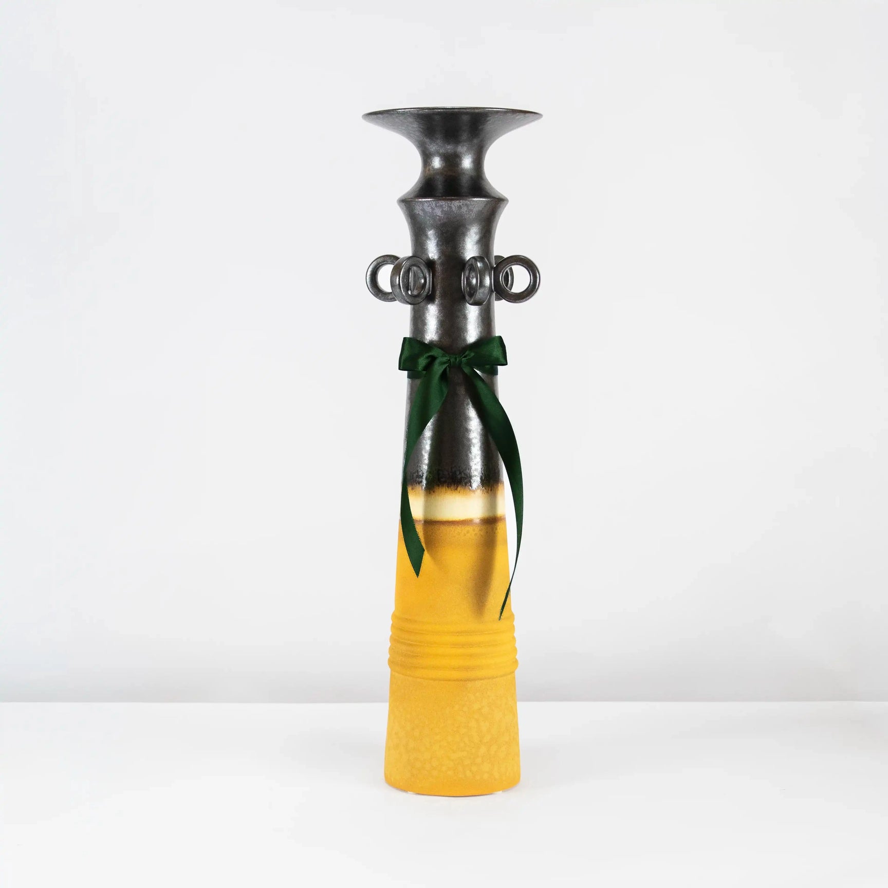 Vase haut Datoga bronze et jaune Versmissen