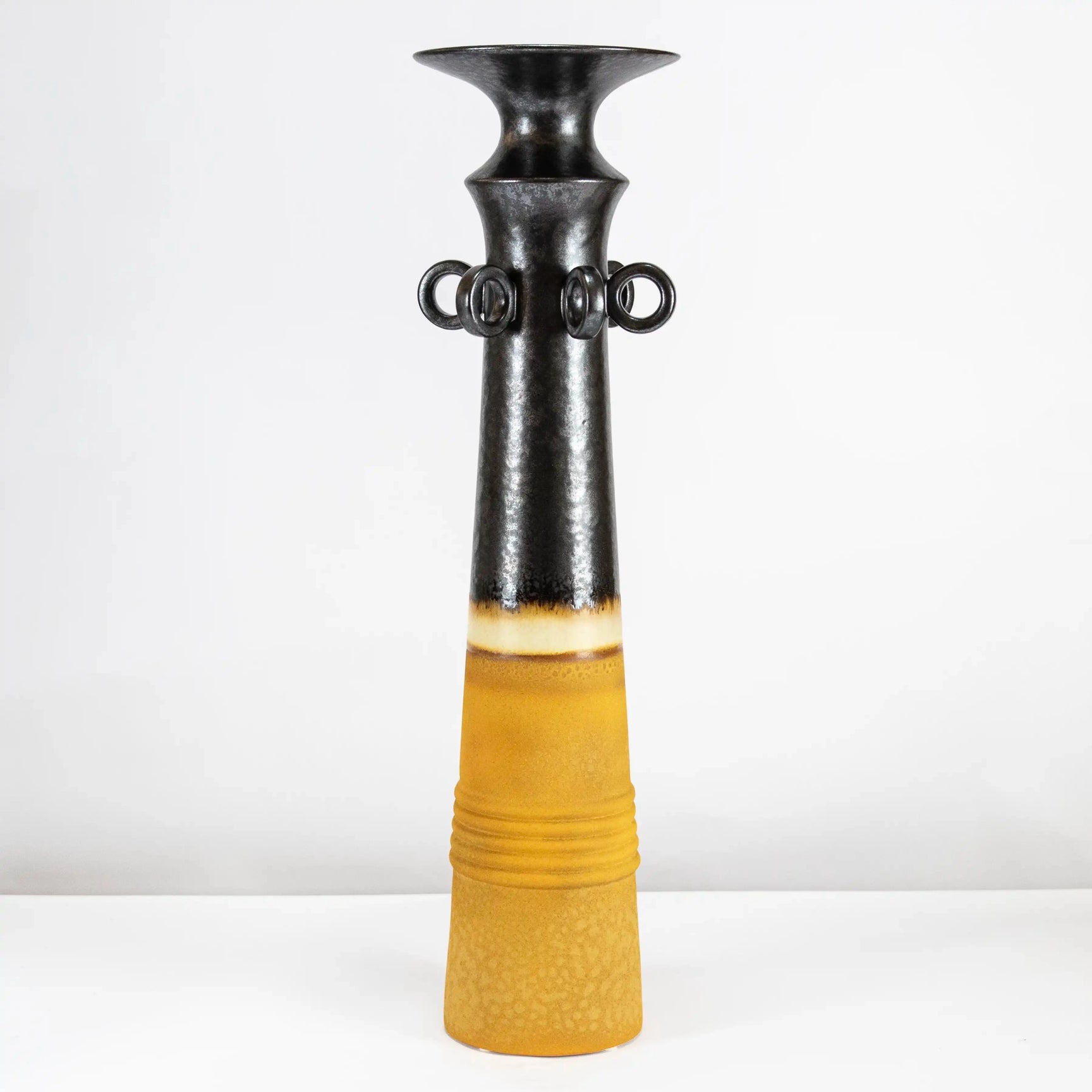 Vase haut Datoga bronze et jaune Versmissen