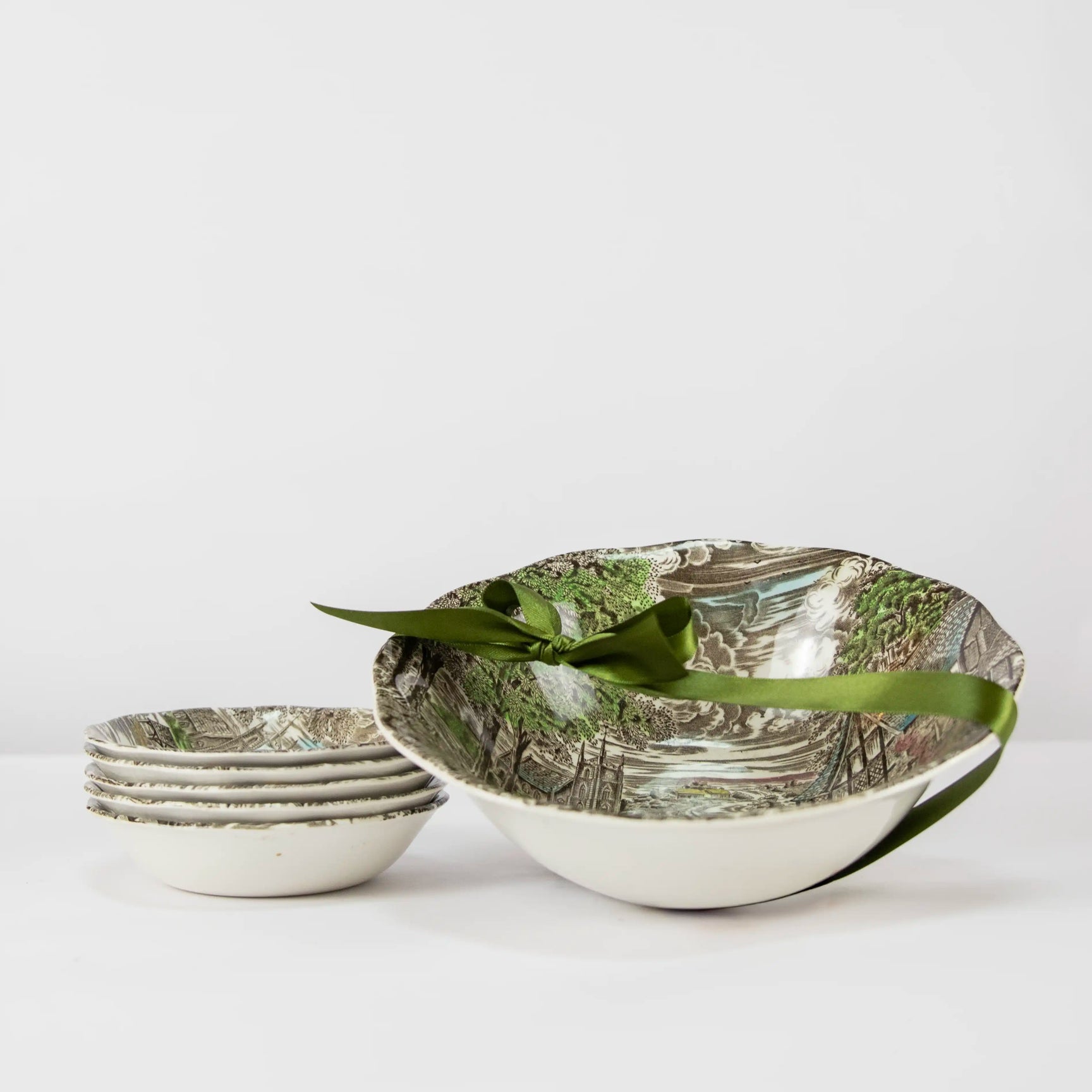 Service à Dessert et Bol Anglais Wedgwood Debeaulieu