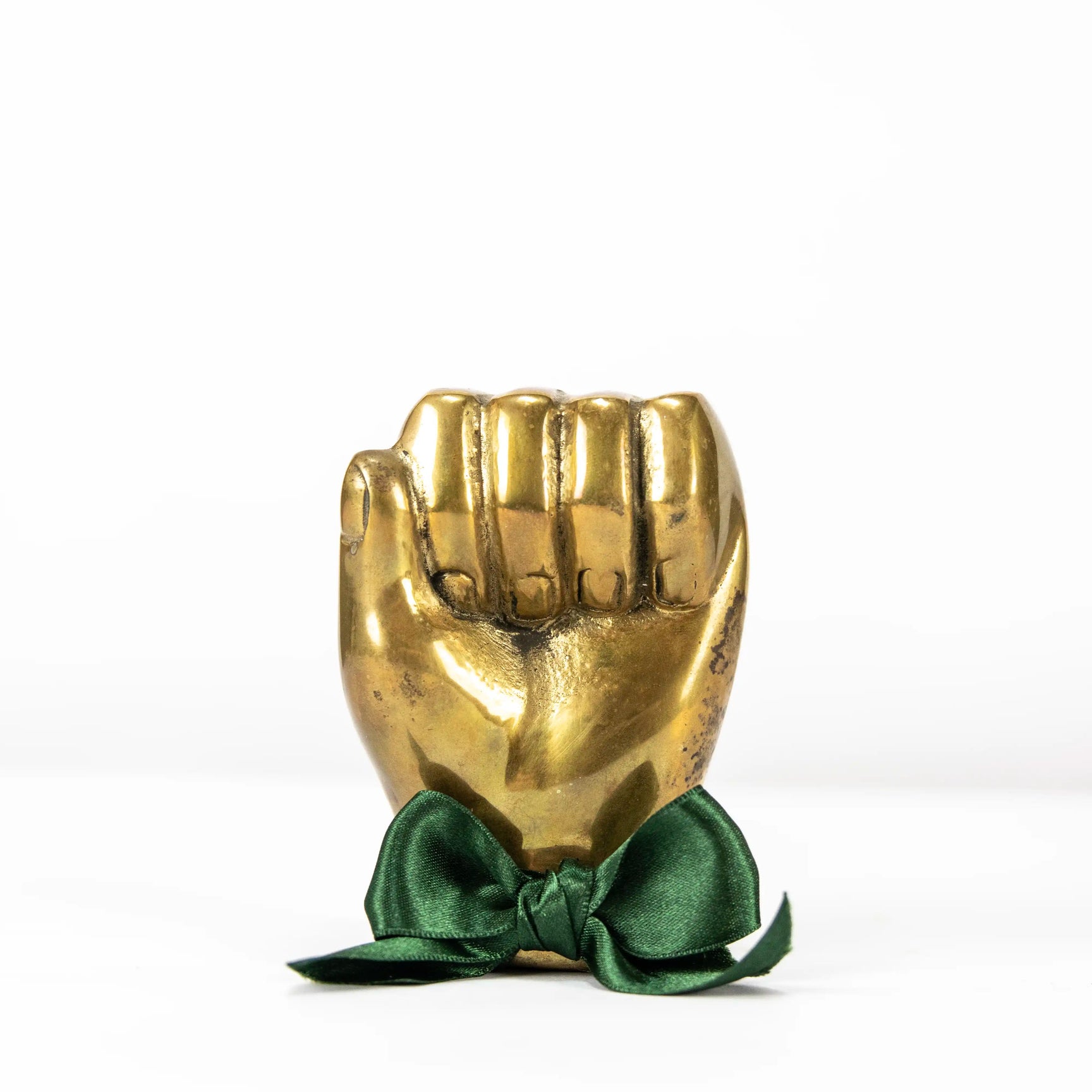 Poing en bronze Debeaulieu