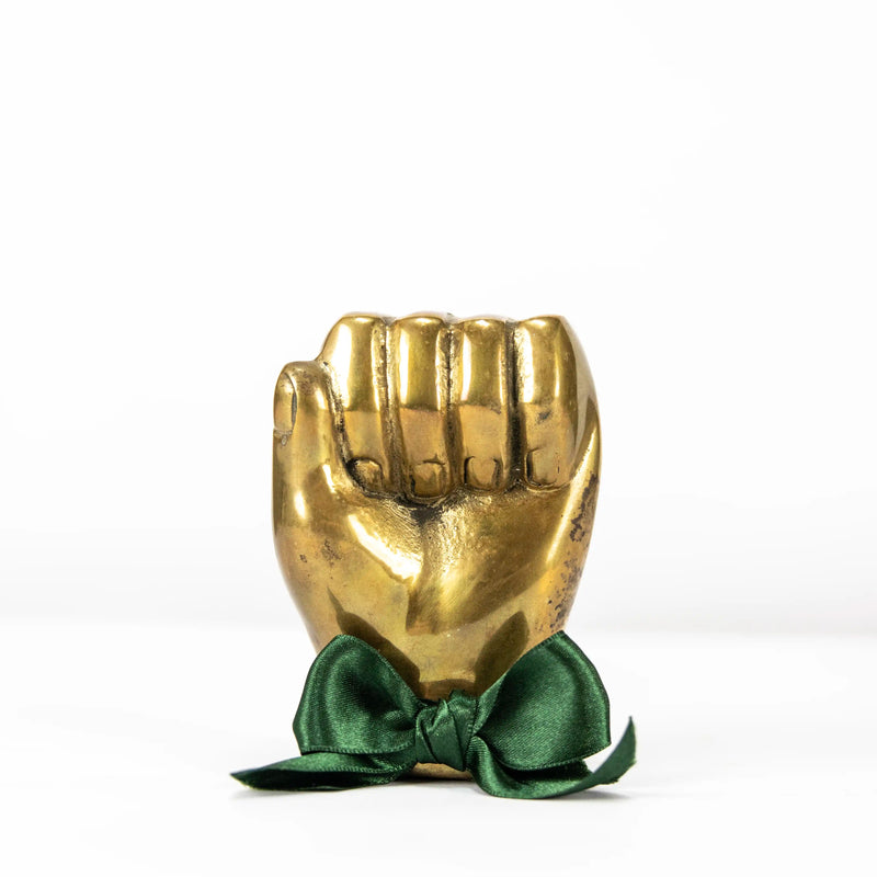 Poing en bronze Debeaulieu