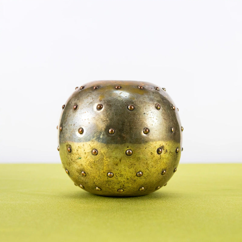 Vase Pétanque en Laiton Clouté DEBEAULIEU