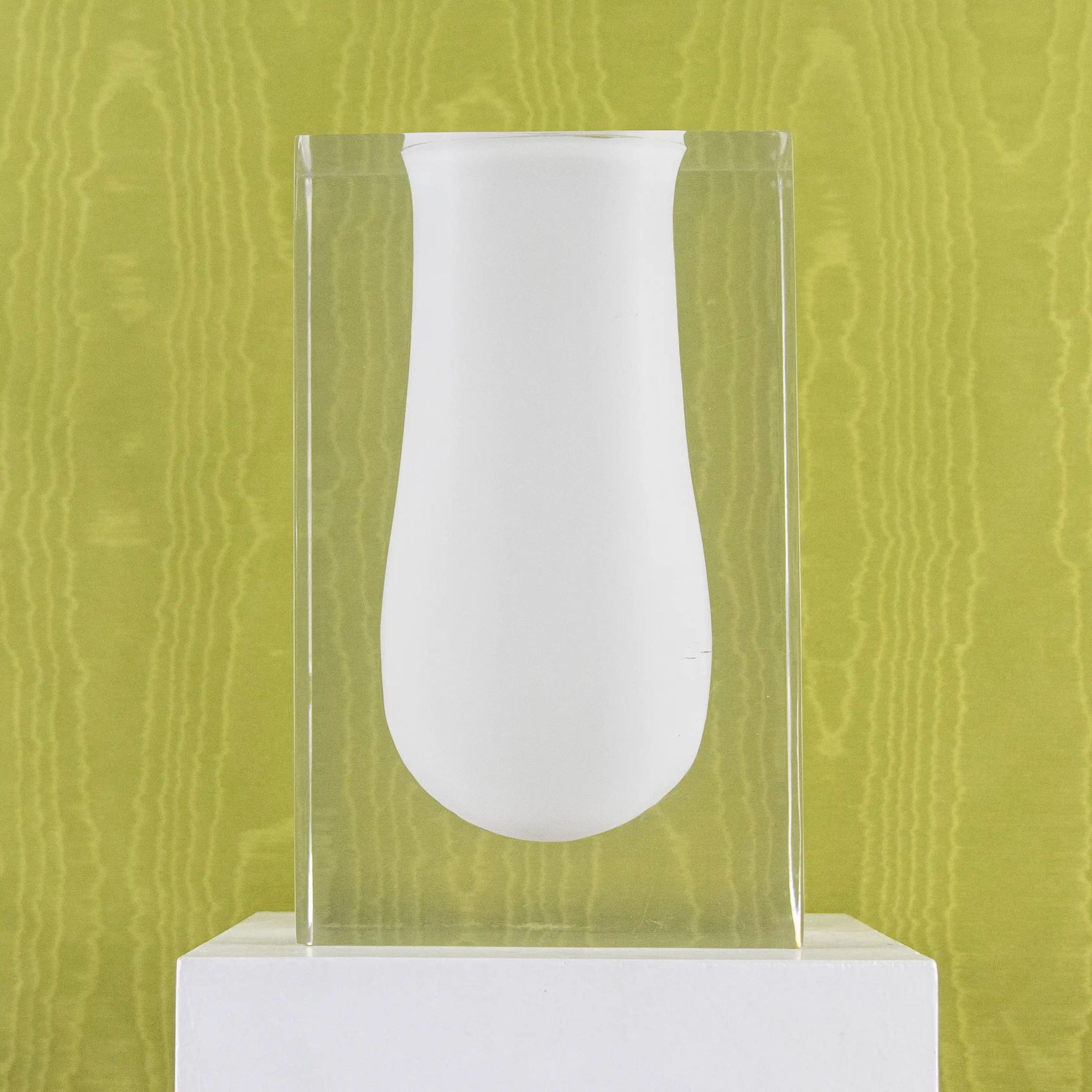Vase Cubique blanc DEBEAULIEU