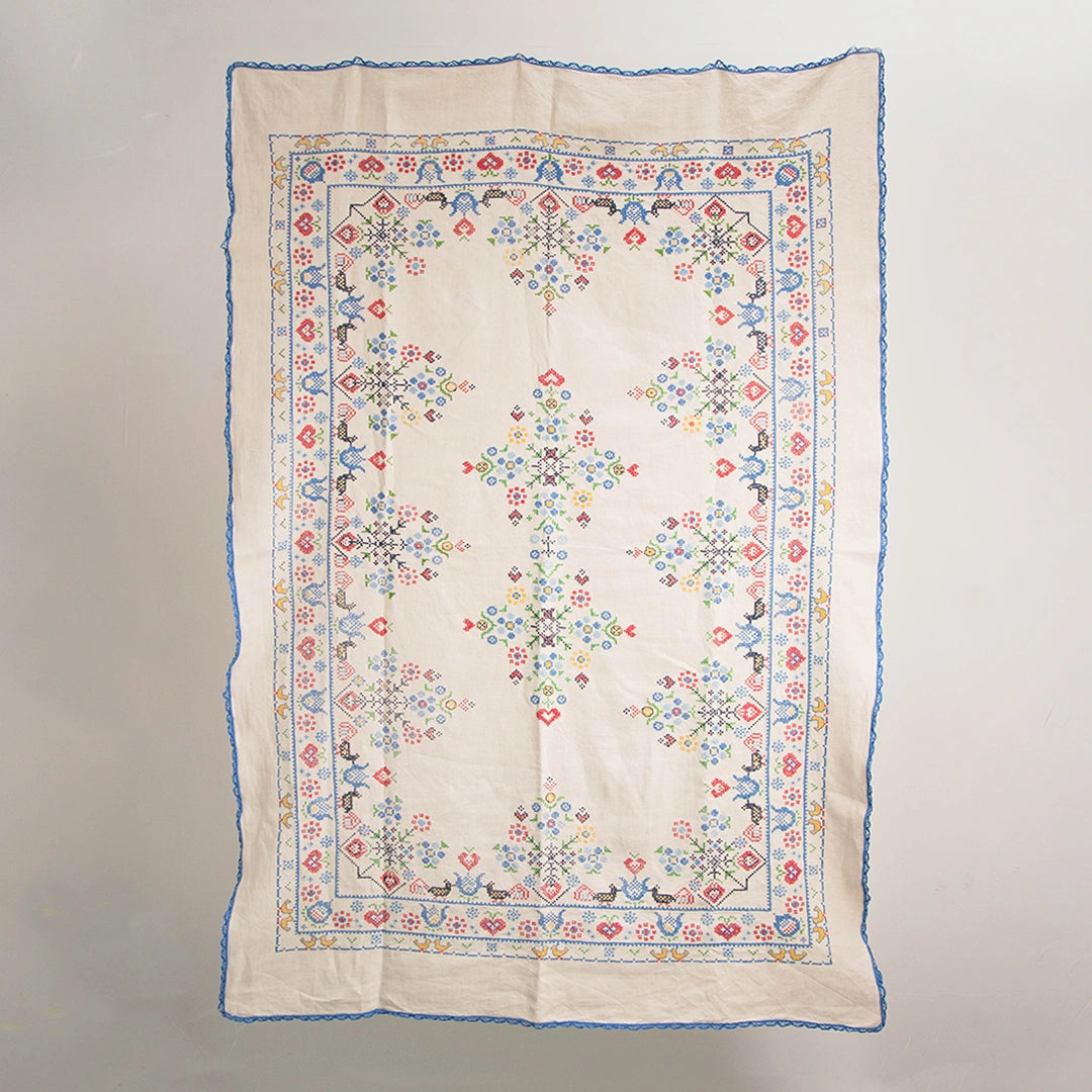 Nappe Ancienne Brodée au Point de Croix DEBEAULIEU