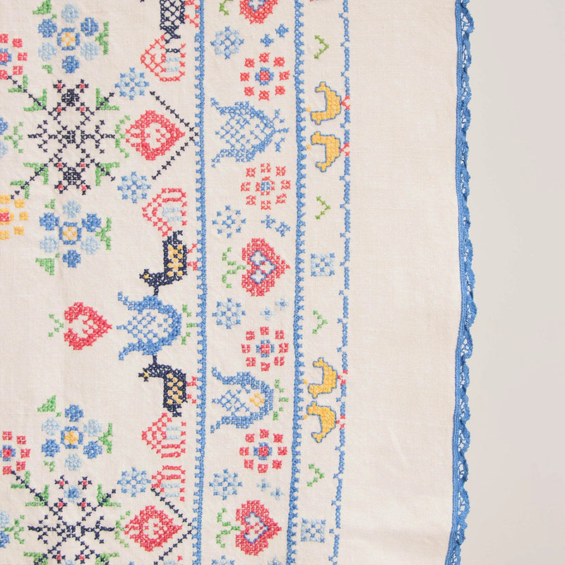 Nappe Ancienne Brodée au Point de Croix DEBEAULIEU