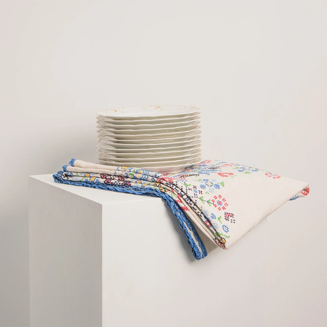 Nappe Ancienne Brodée au Point de Croix DEBEAULIEU