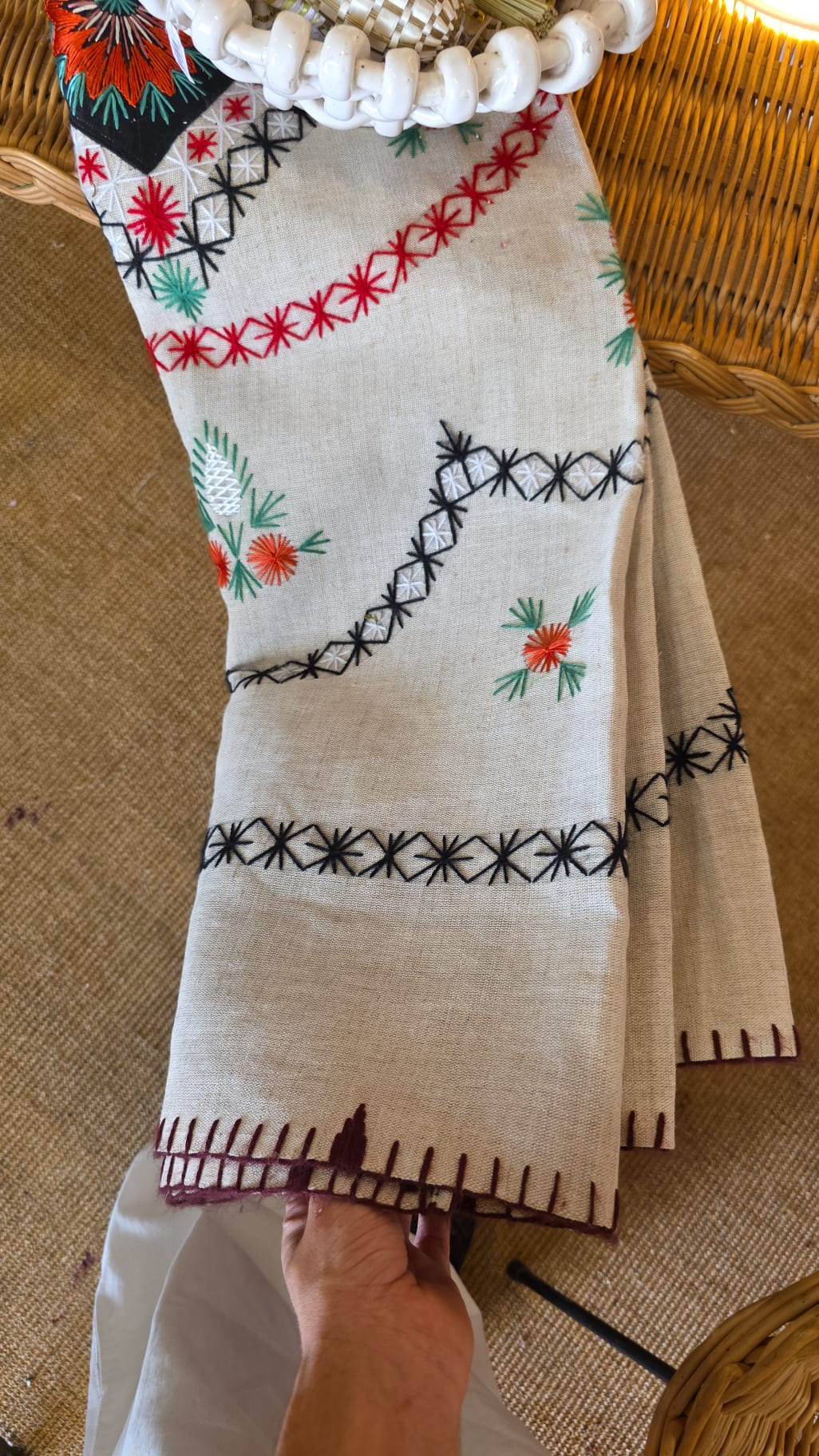 Nappe brodée DEBEAULIEU