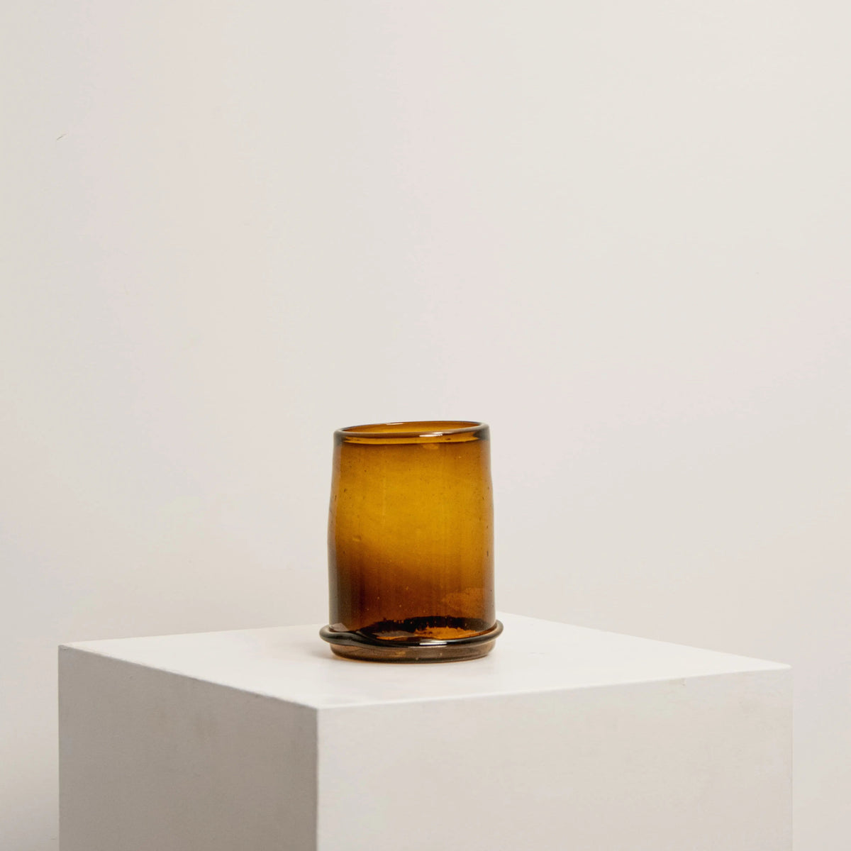 Vase Boudin Bas Ambre La Soufflerie