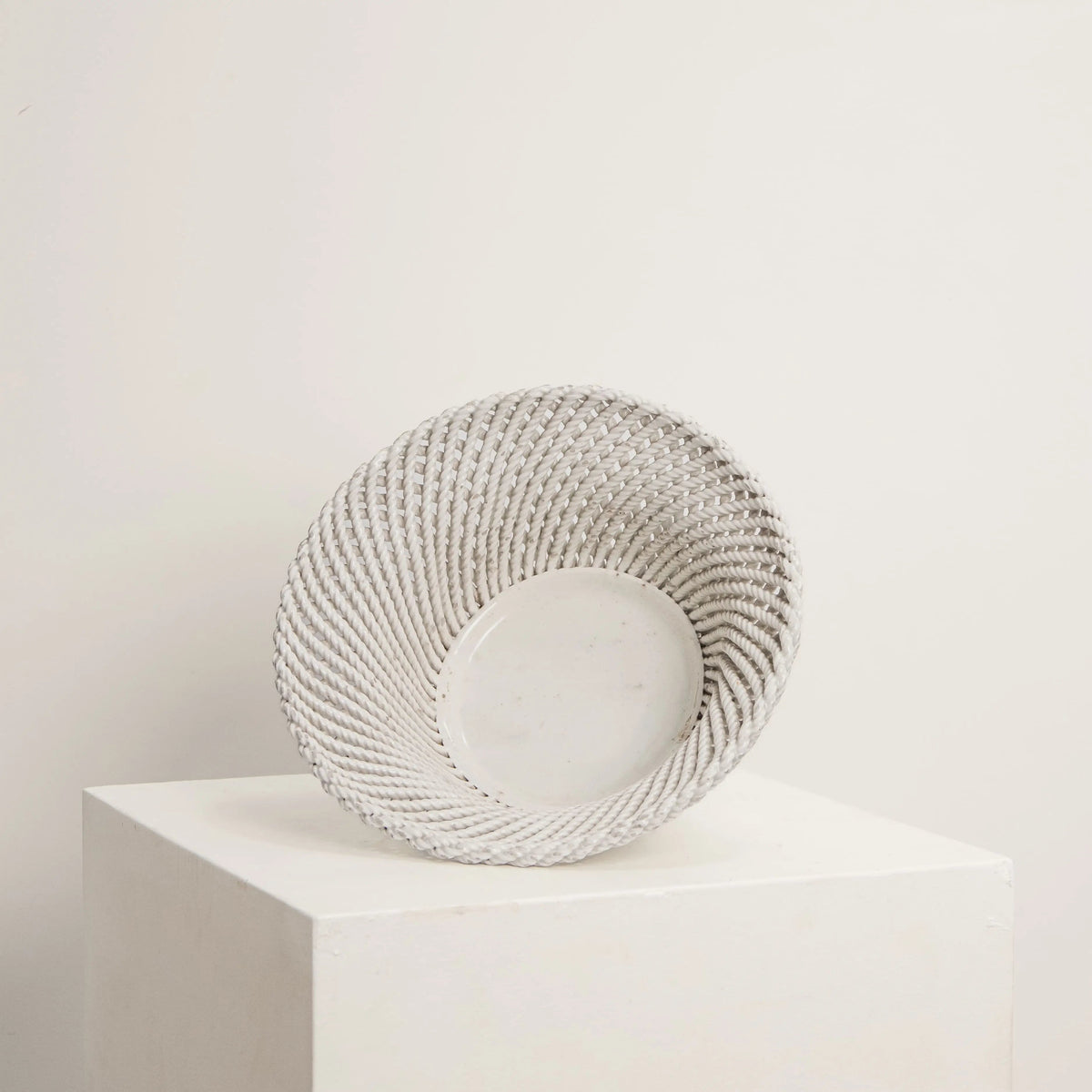 Coupe Évasée en Faïence Blanche DEBEAULIEU