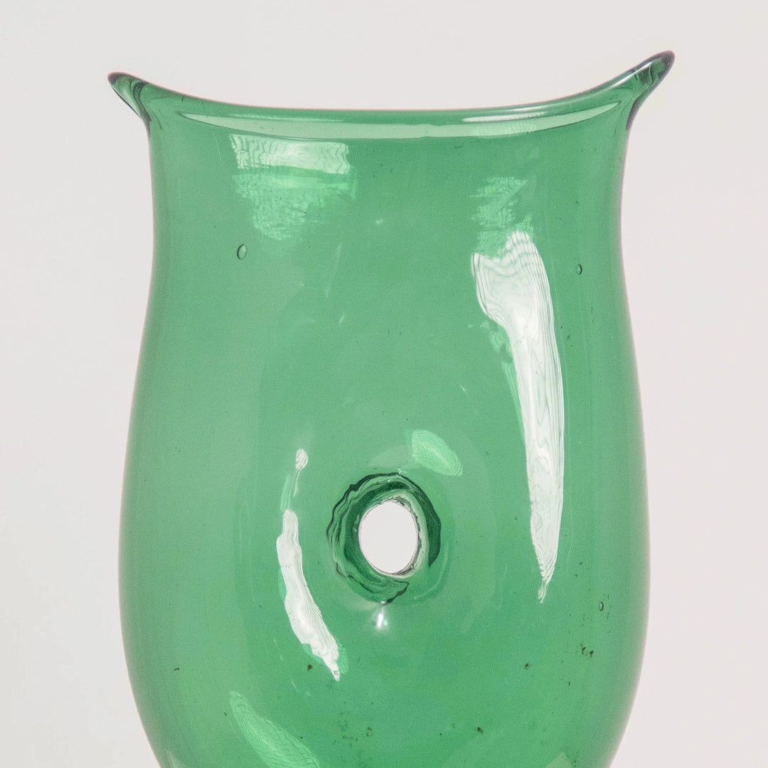 Vase Calice en Verre Émeraude DEBEAULIEU