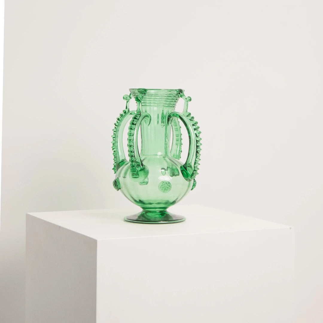 Vase en Verre Soufflé Vert à Quatre Anses DEBEAULIEU