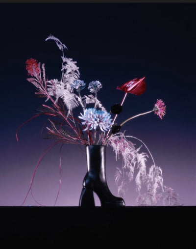 NODALETO, A VASE THAT SUITS OUR FEET WELL (FEBRUARY 20)