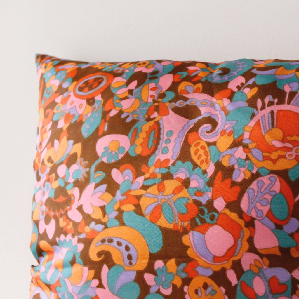 Coussin motif 70 DEBEAULIEU PARIS