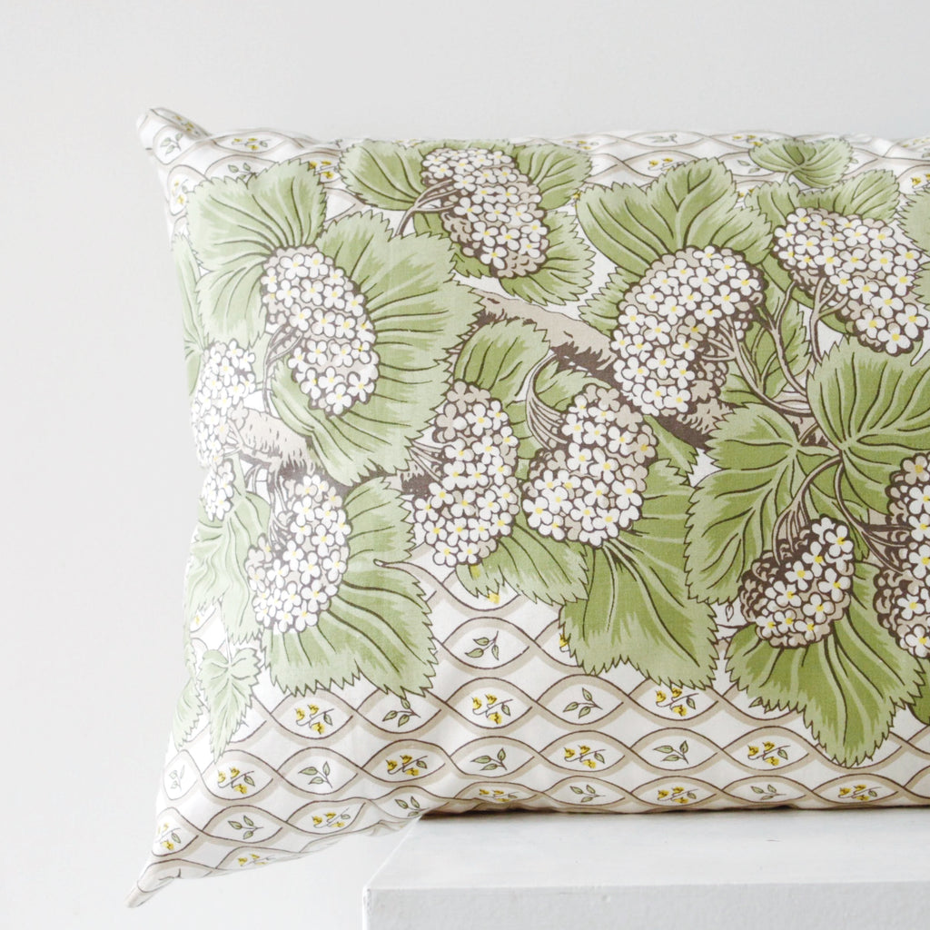 Coussin motif végétal DEBEAULIEU PARIS