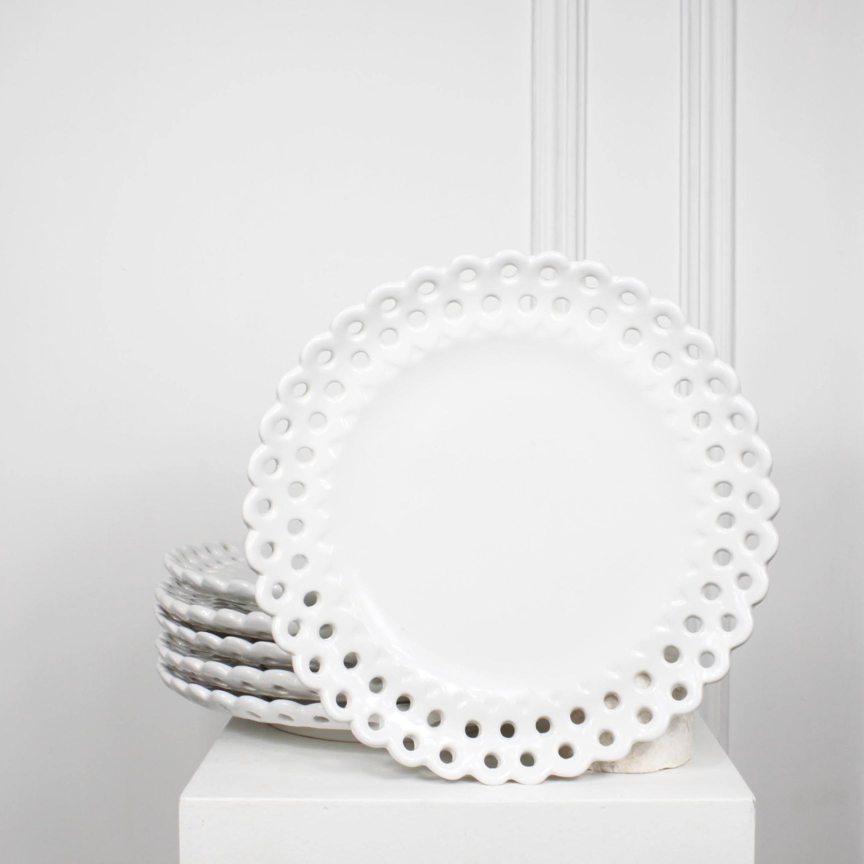 Assiettes en faience ajourée DEBEAULIEU PARIS