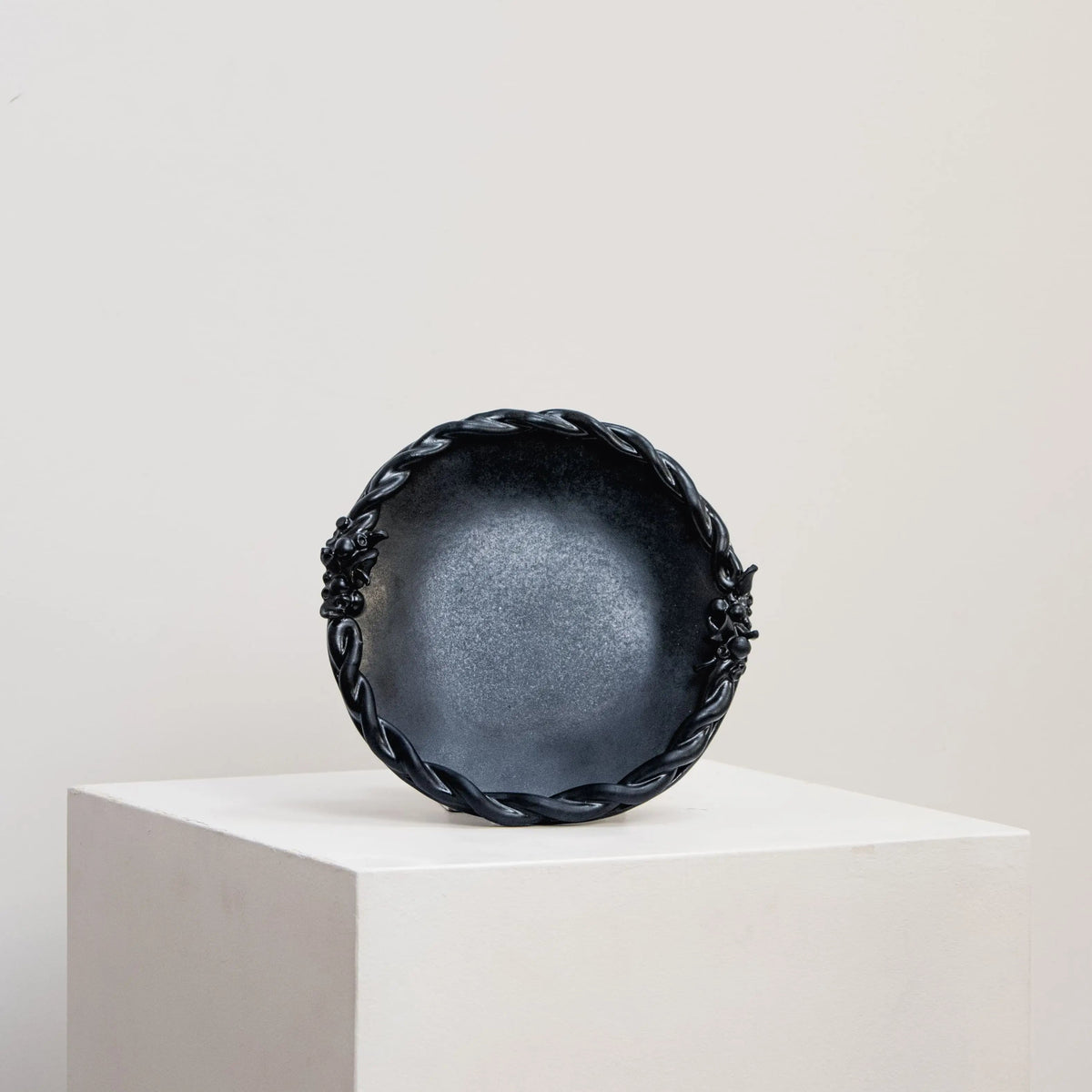 Coupe en Céramique Noire Mona Borup DEBEAULIEU